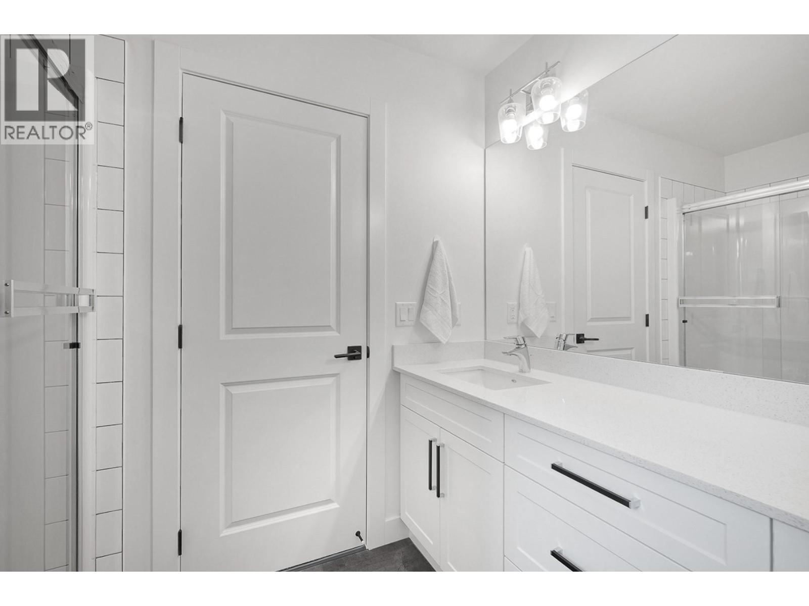 12075 Oceola Road Unit# 22, Lake Country