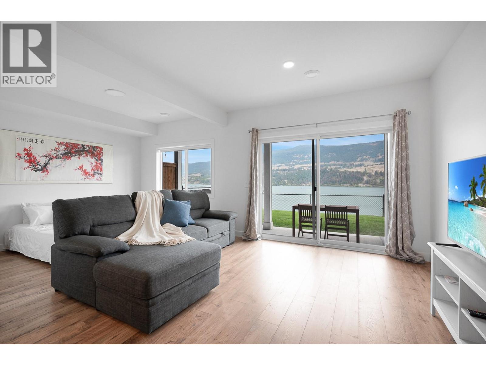 12075 Oceola Road Unit# 22, Lake Country