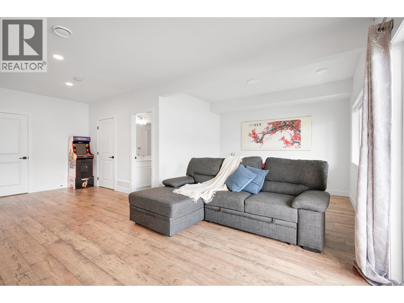 12075 Oceola Road Unit# 22, Lake Country