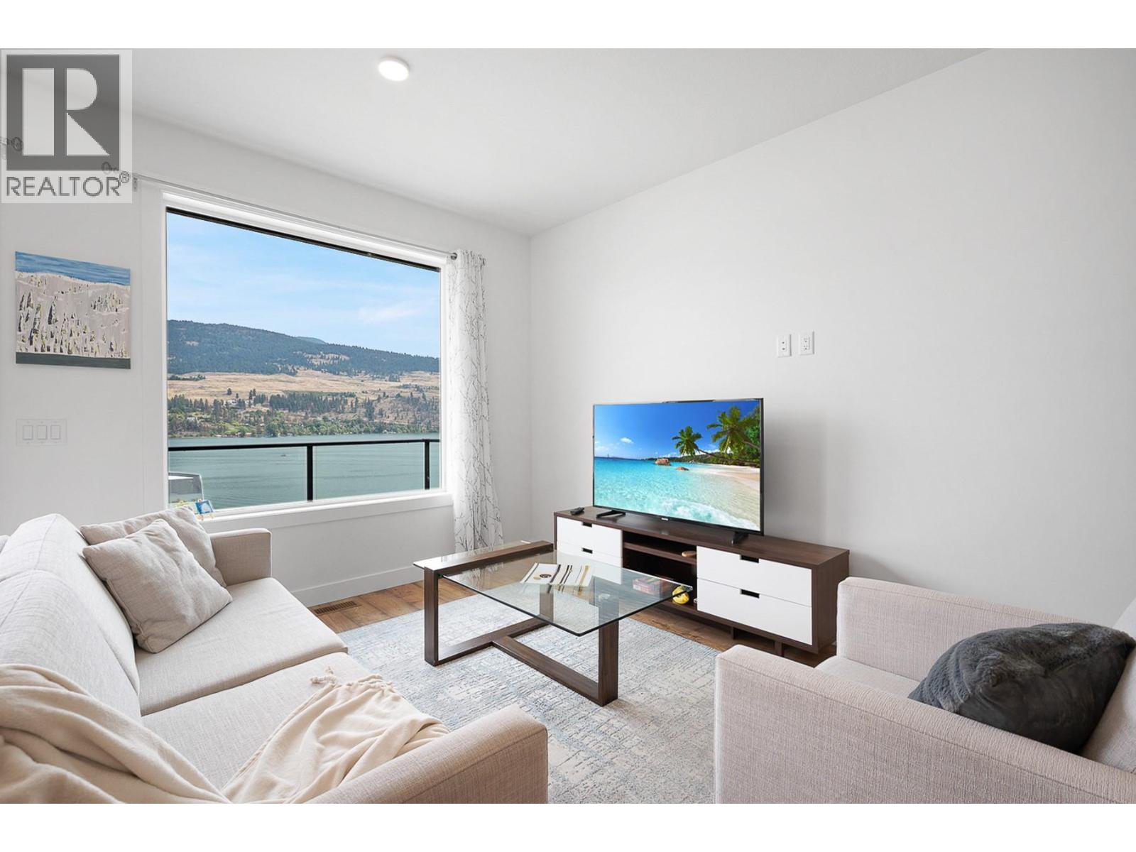 12075 Oceola Road Unit# 22, Lake Country