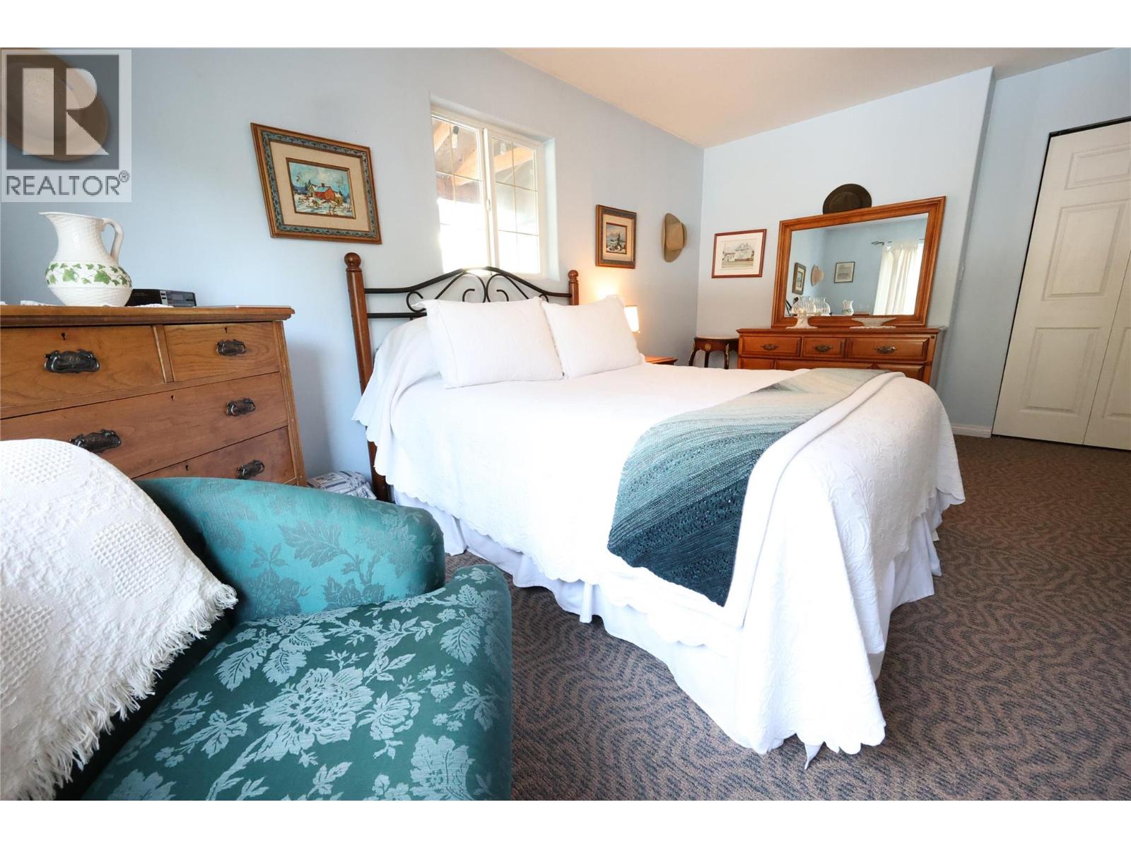 8230 Hwy 5A Highway, Merritt