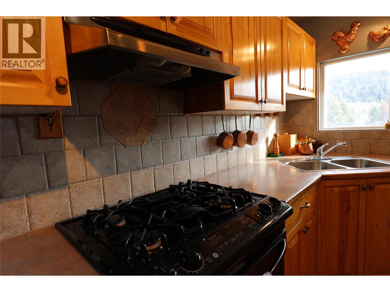 8230 Hwy 5A Highway, Merritt