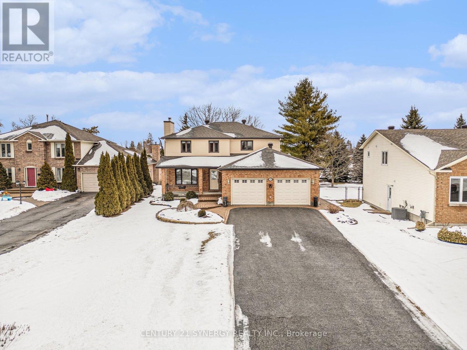 DRIVEWAY FITS 8 CARS!