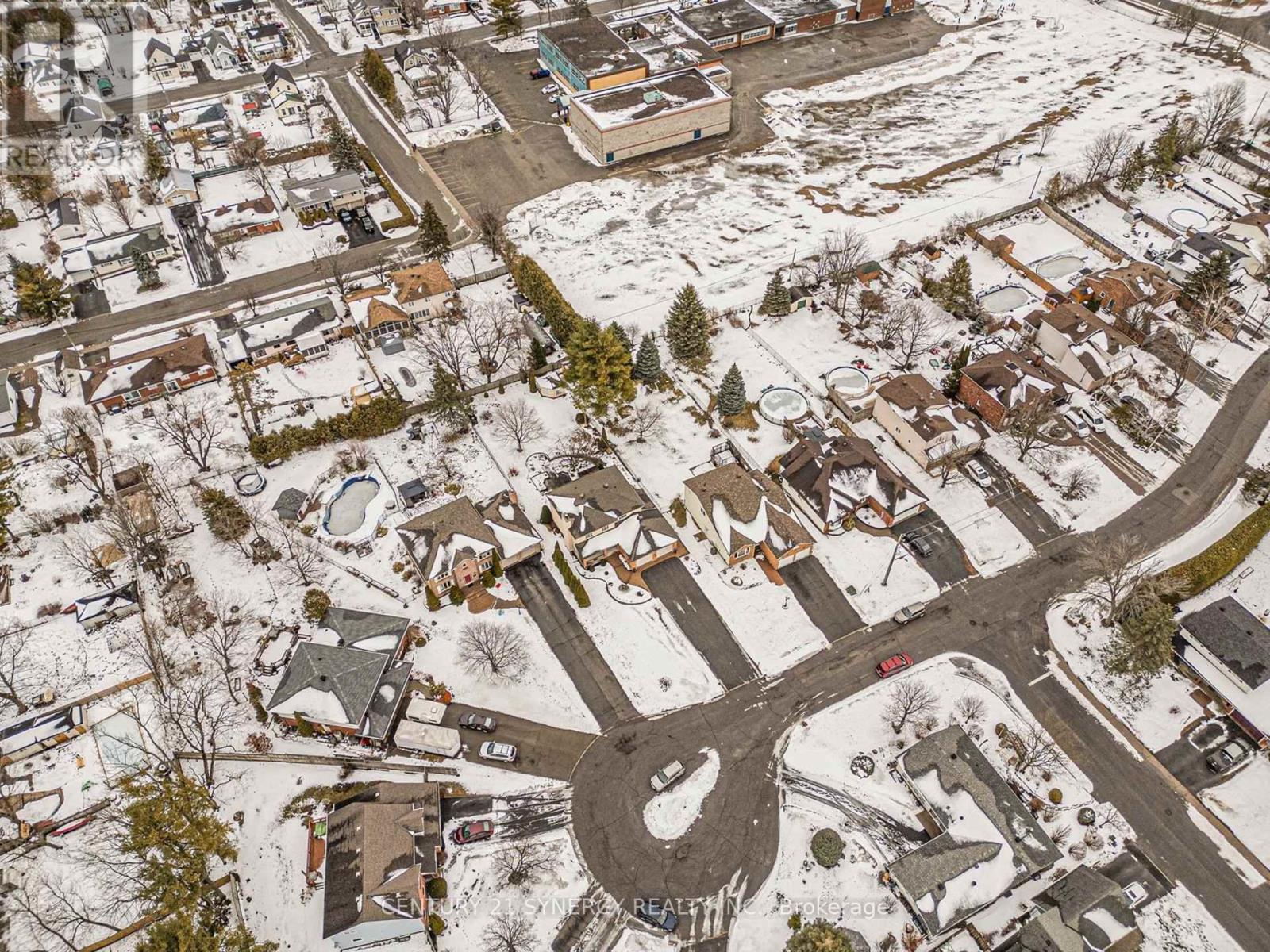 NO TRHOUGH TRAFFIC (CUL-DE-SAC)