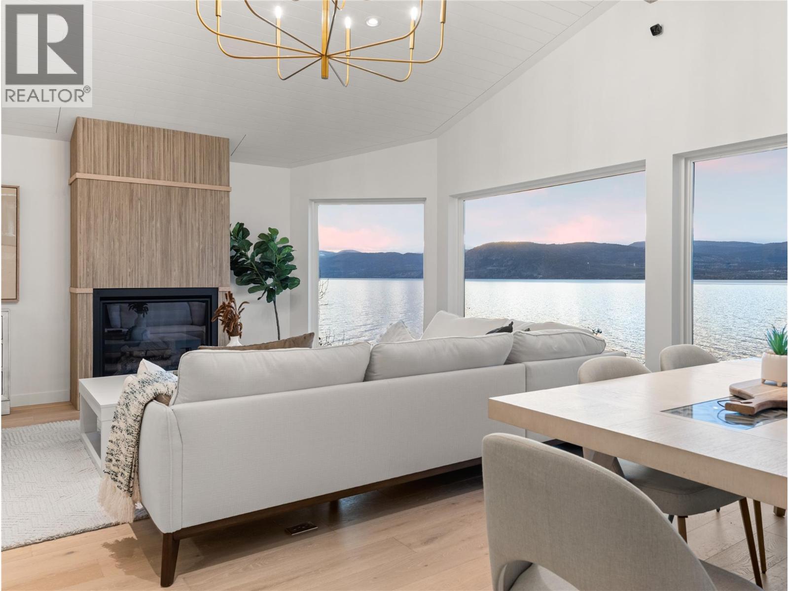 5538 Lakeshore Road, Kelowna