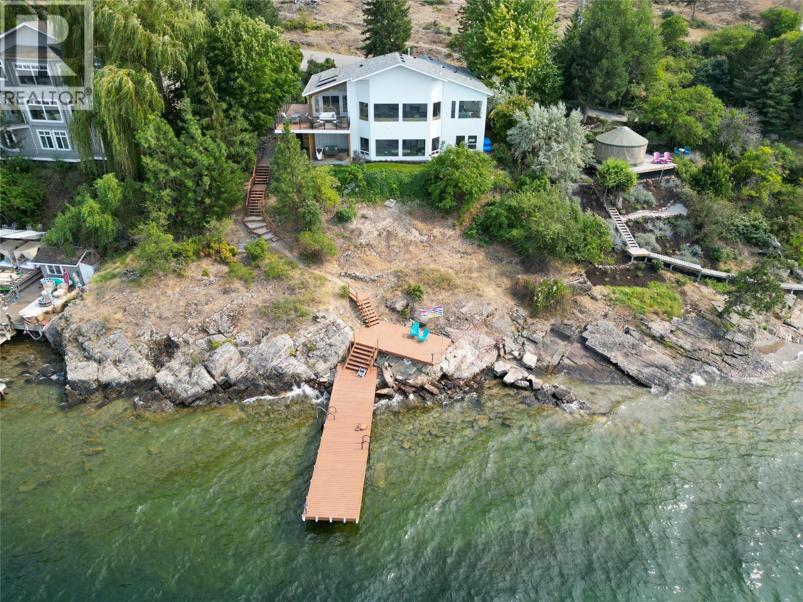 5538 Lakeshore Road, Kelowna