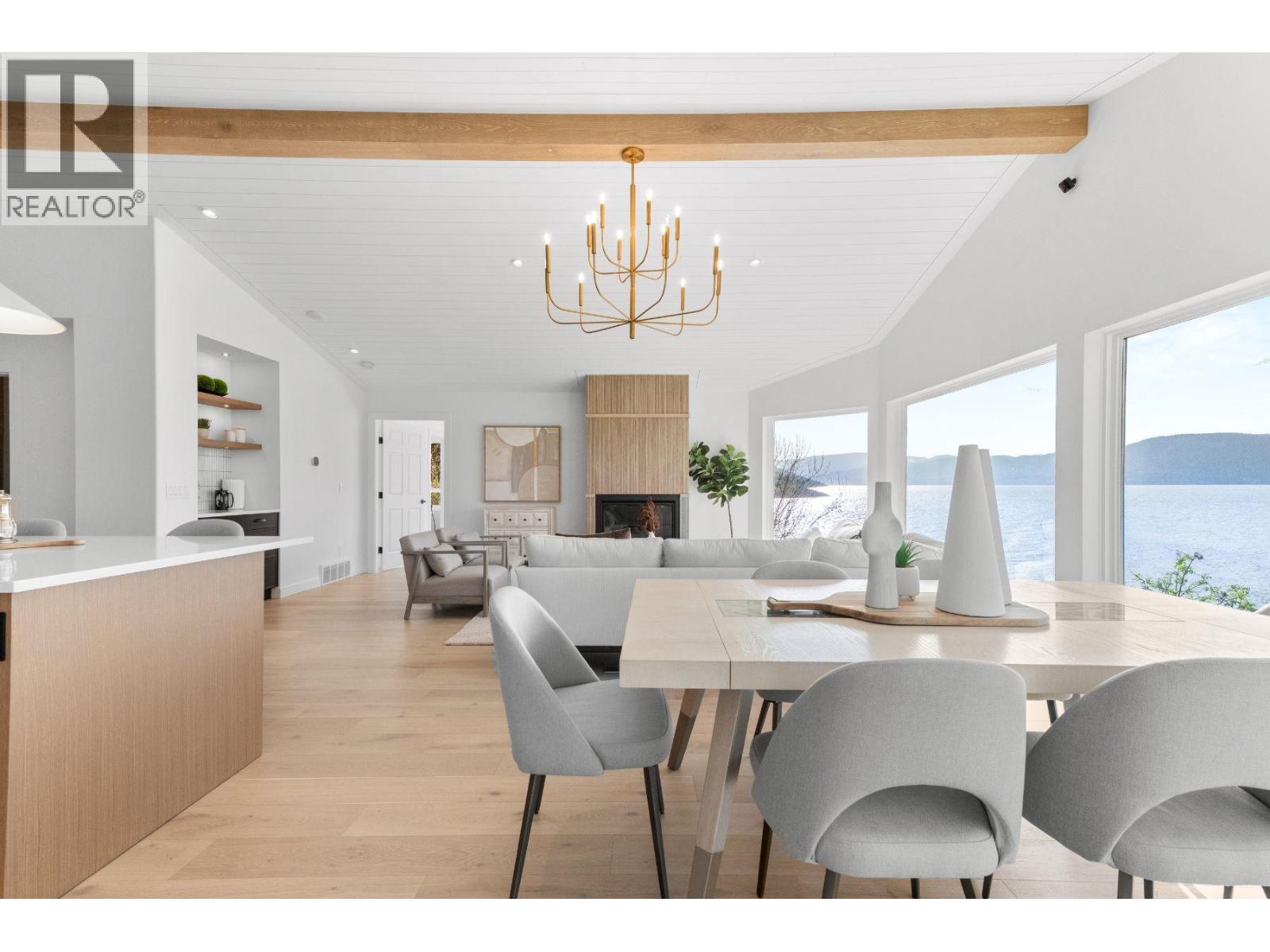 5538 Lakeshore Road, Kelowna