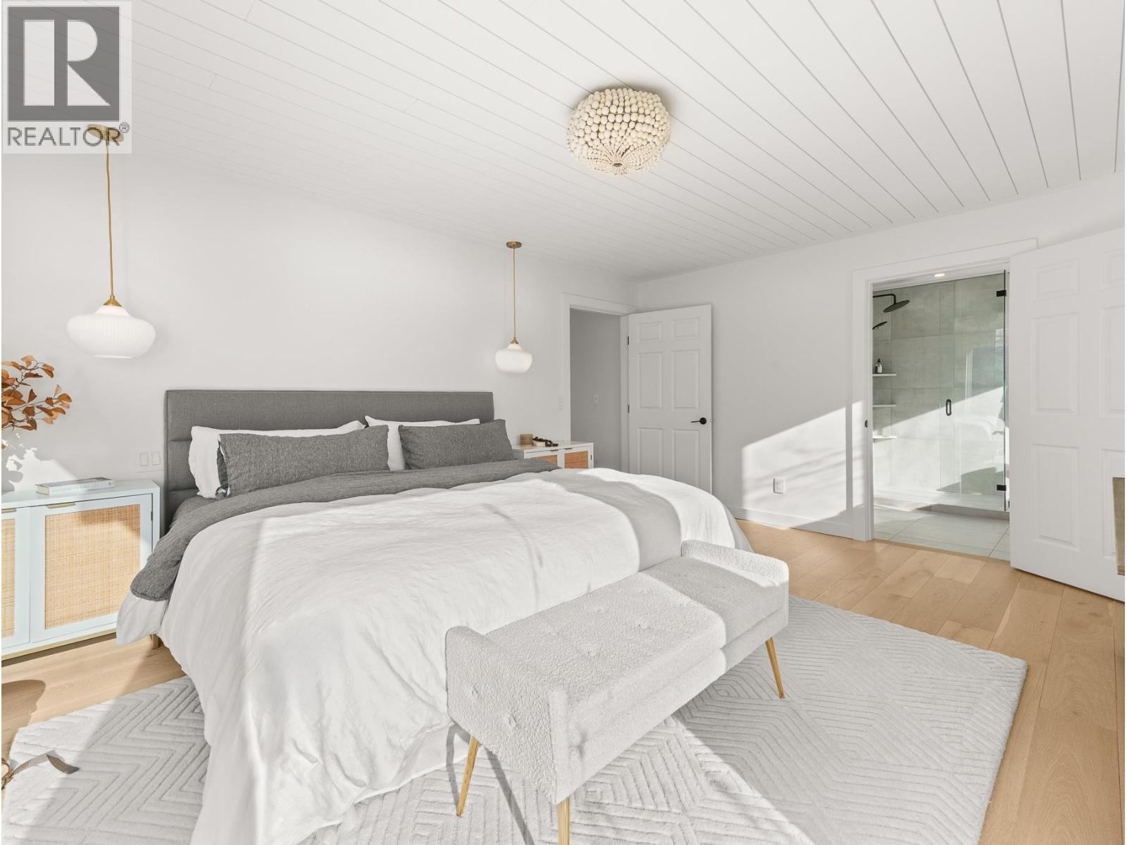 5538 Lakeshore Road, Kelowna