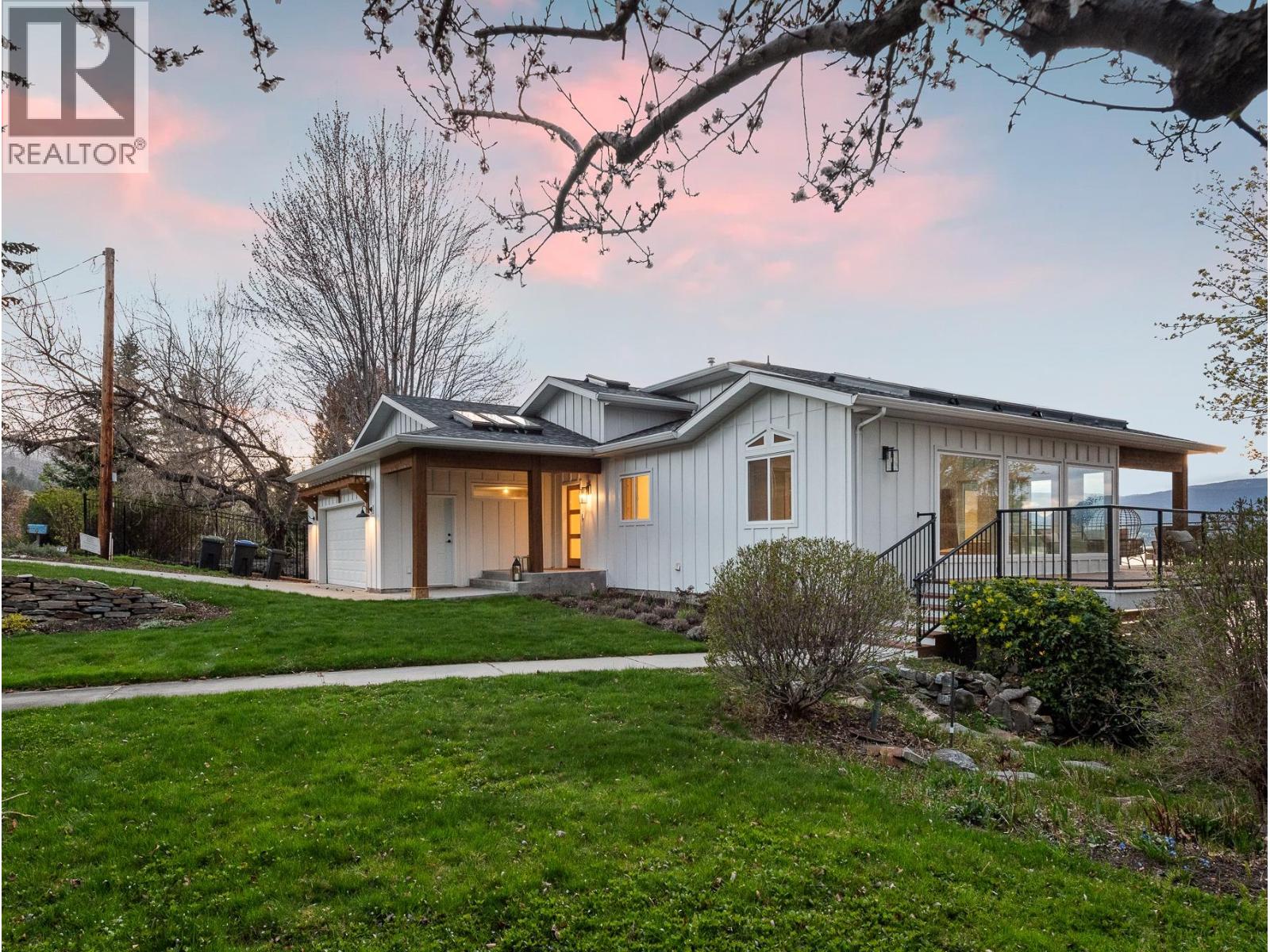 5538 Lakeshore Road, Kelowna