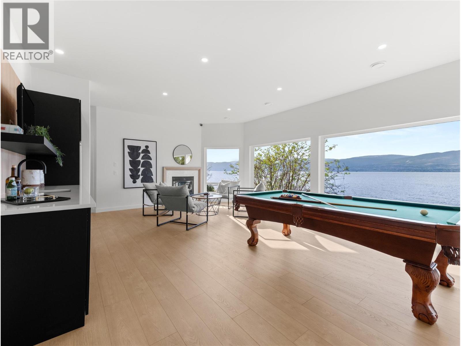 5538 Lakeshore Road, Kelowna