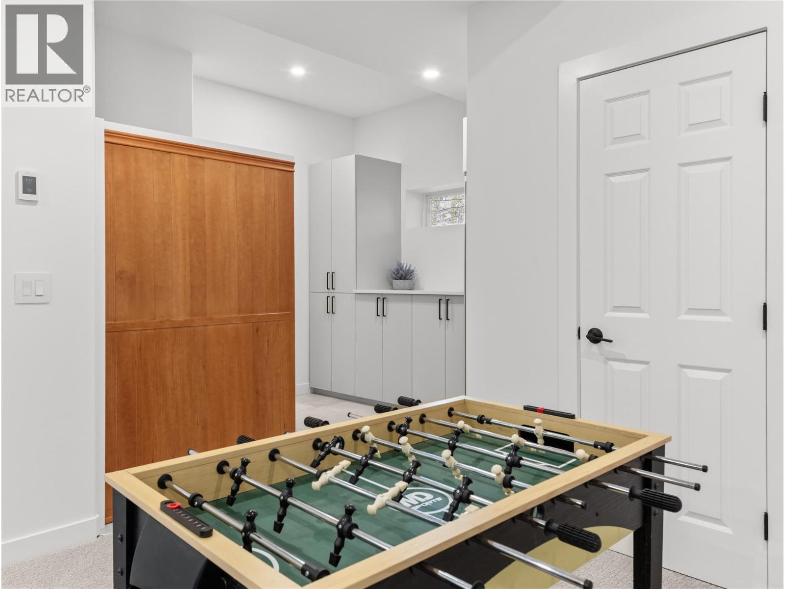 5538 Lakeshore Road, Kelowna