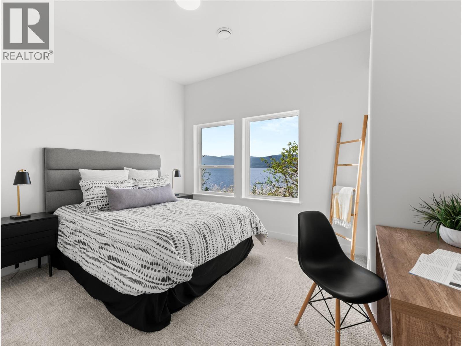 5538 Lakeshore Road, Kelowna