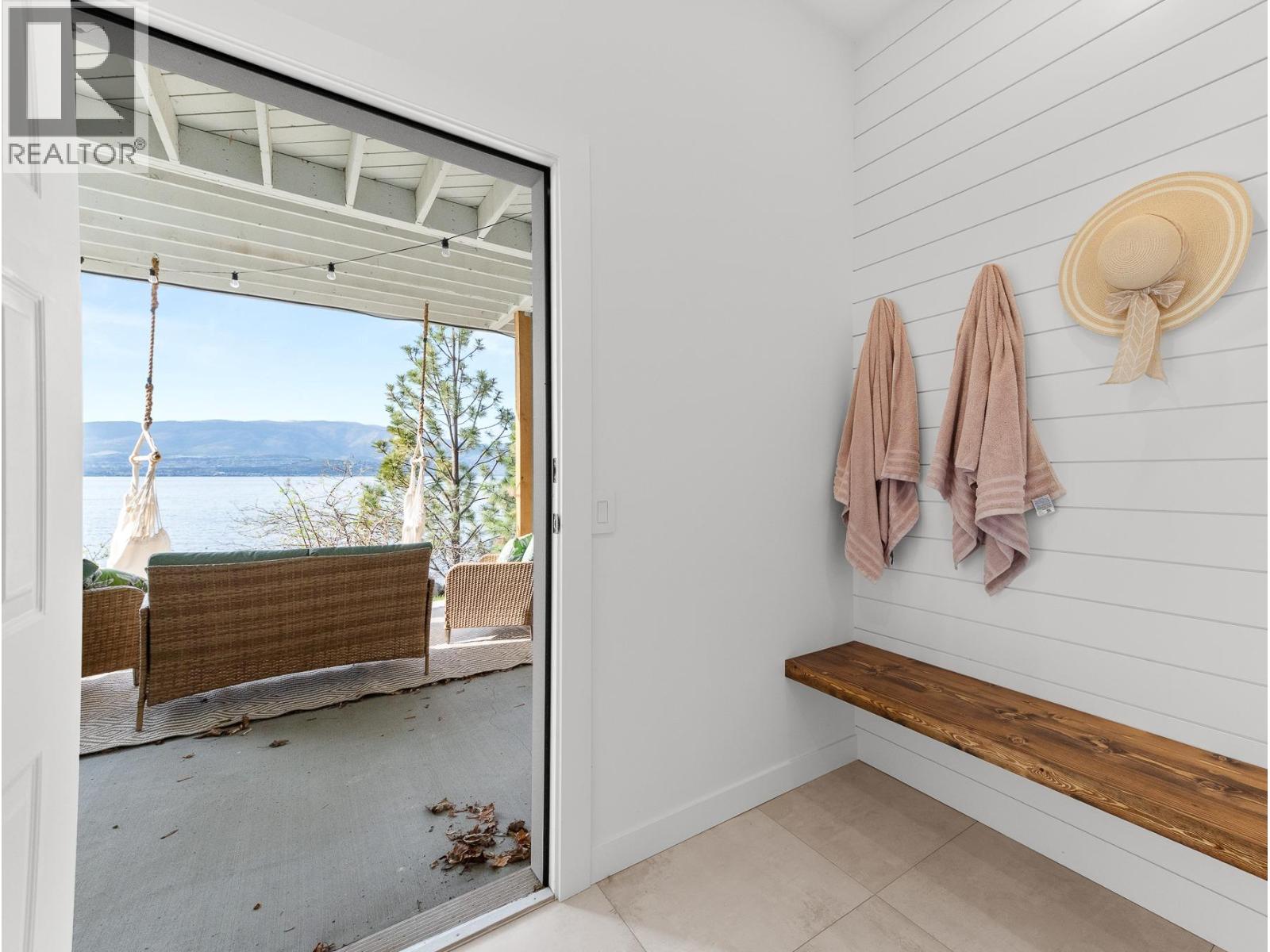 5538 Lakeshore Road, Kelowna