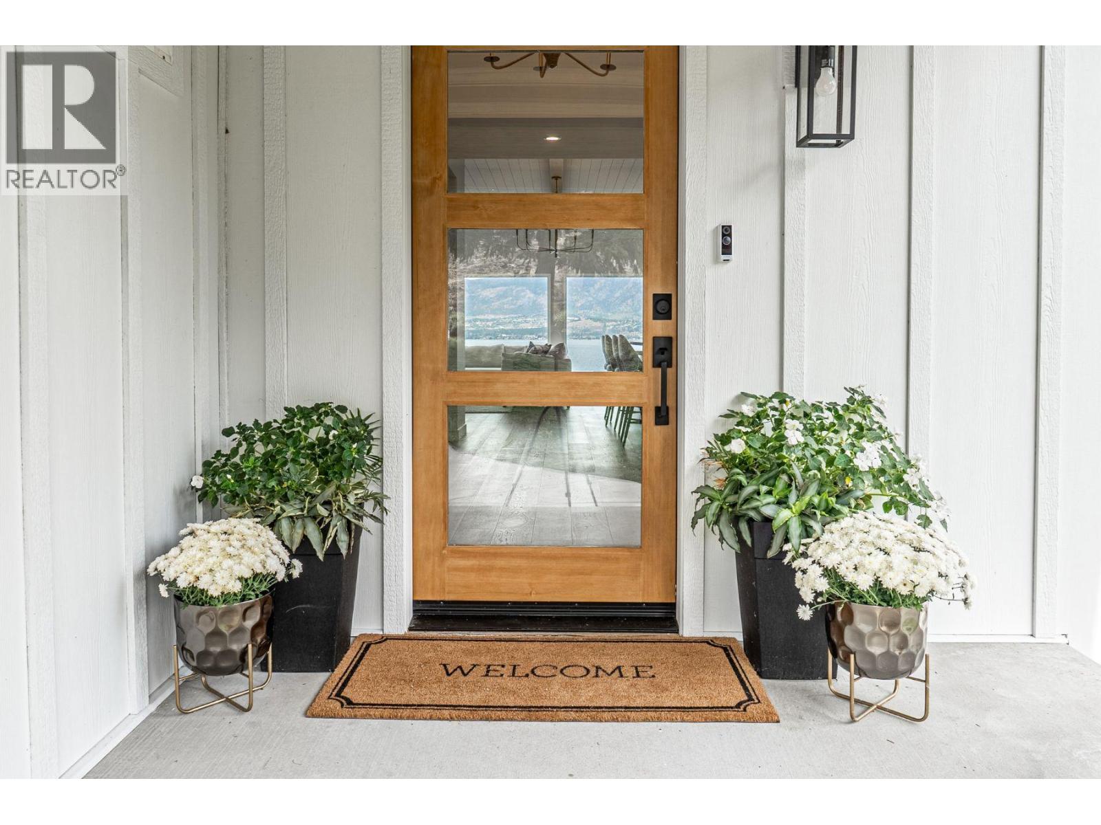 5538 Lakeshore Road, Kelowna