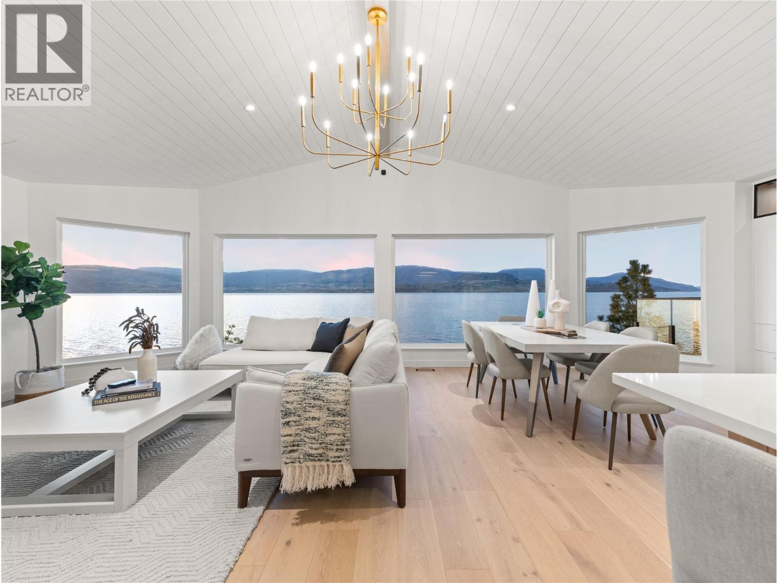 5538 Lakeshore Road, Kelowna