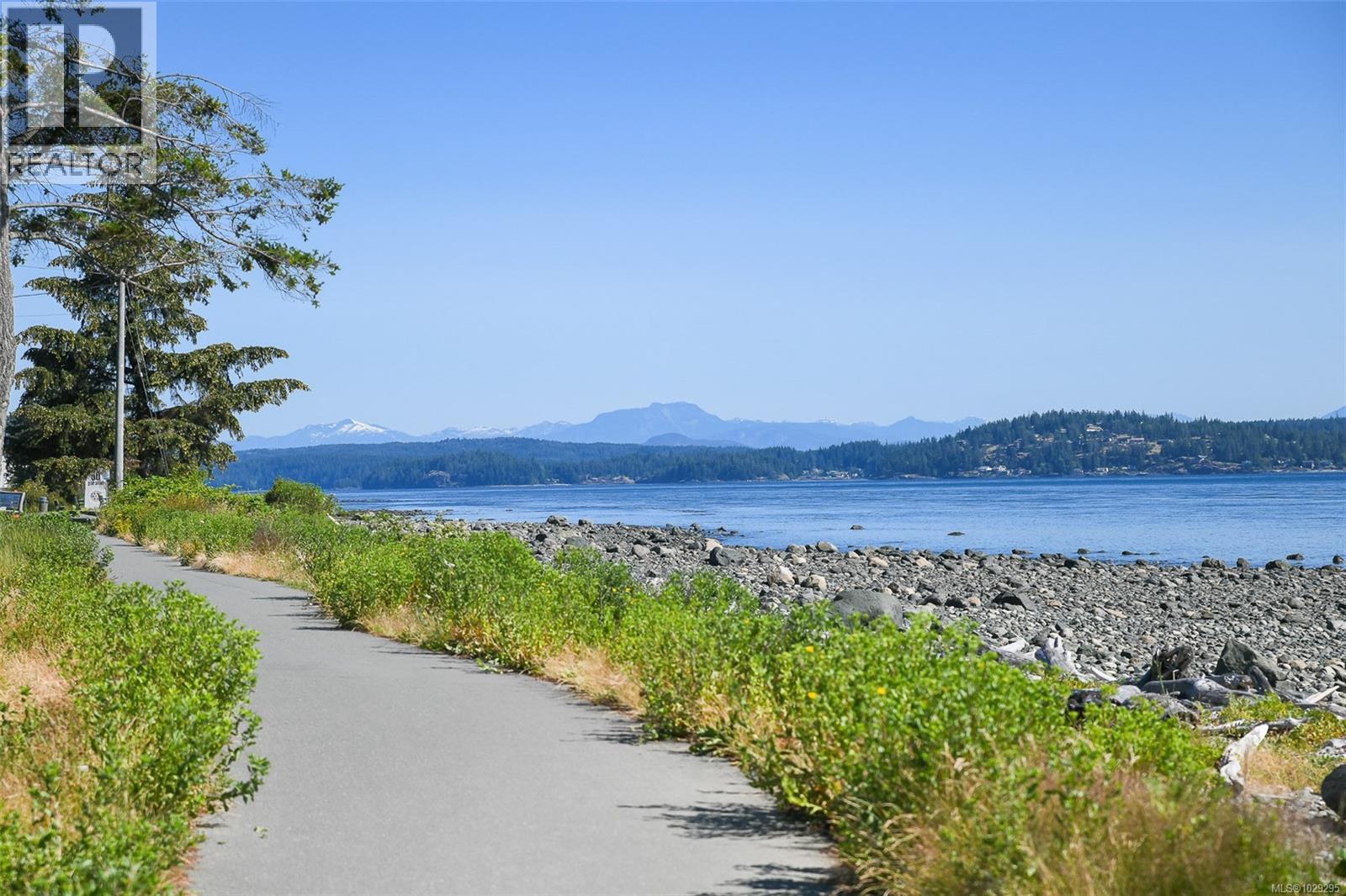 #302 536 ISLAND HWY - 29