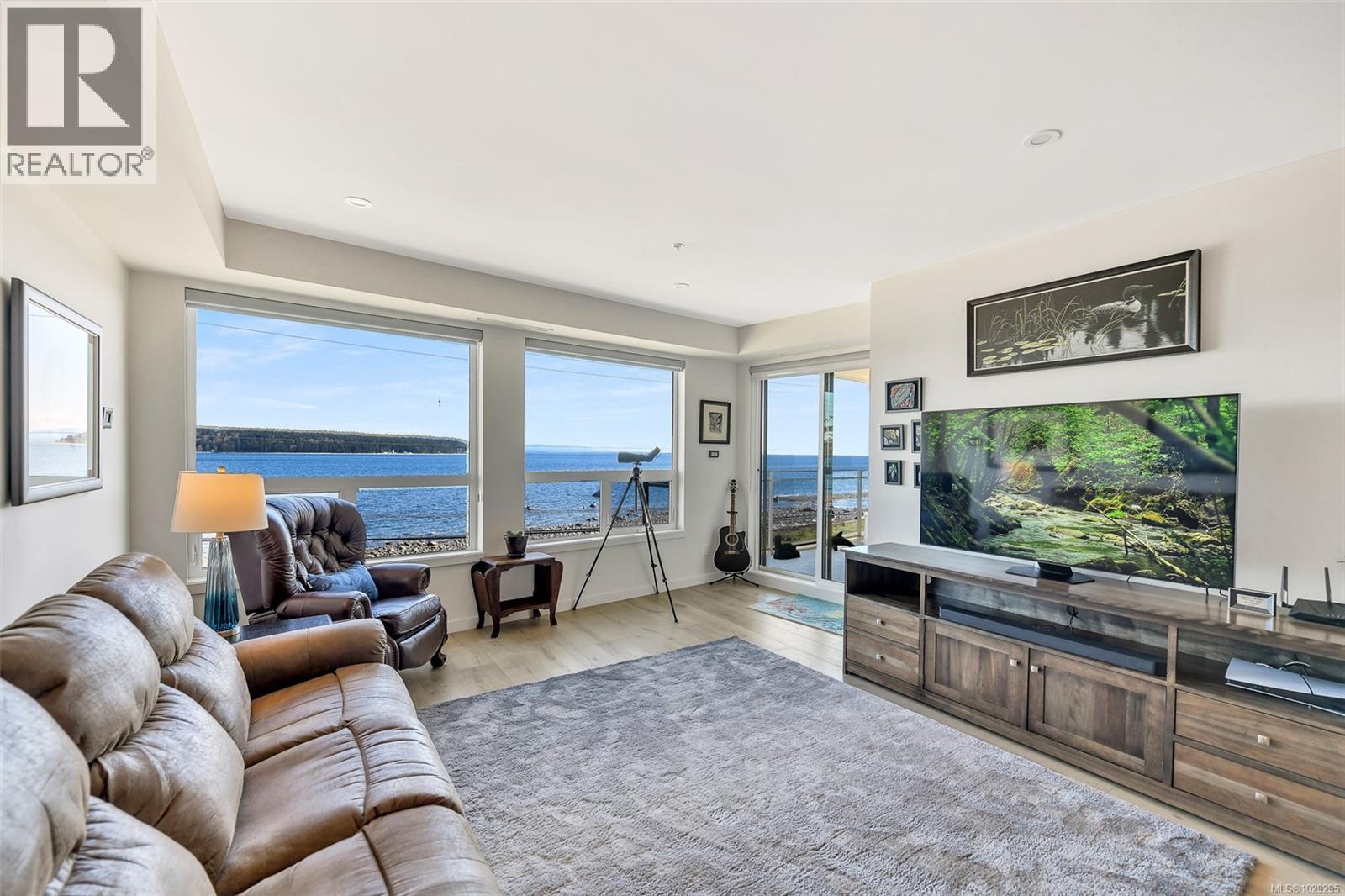 #302 536 ISLAND HWY - Image 3