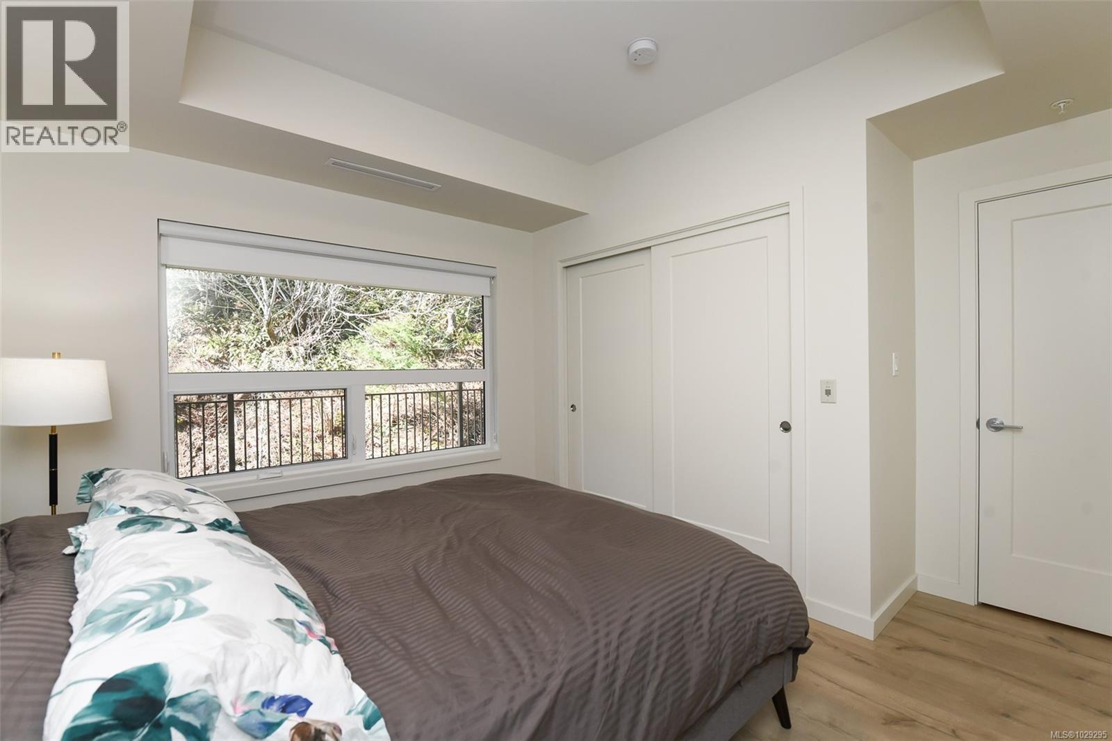 #302 536 ISLAND HWY - 20