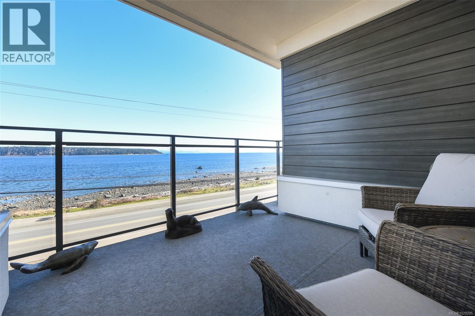 #302 536 ISLAND HWY - 25