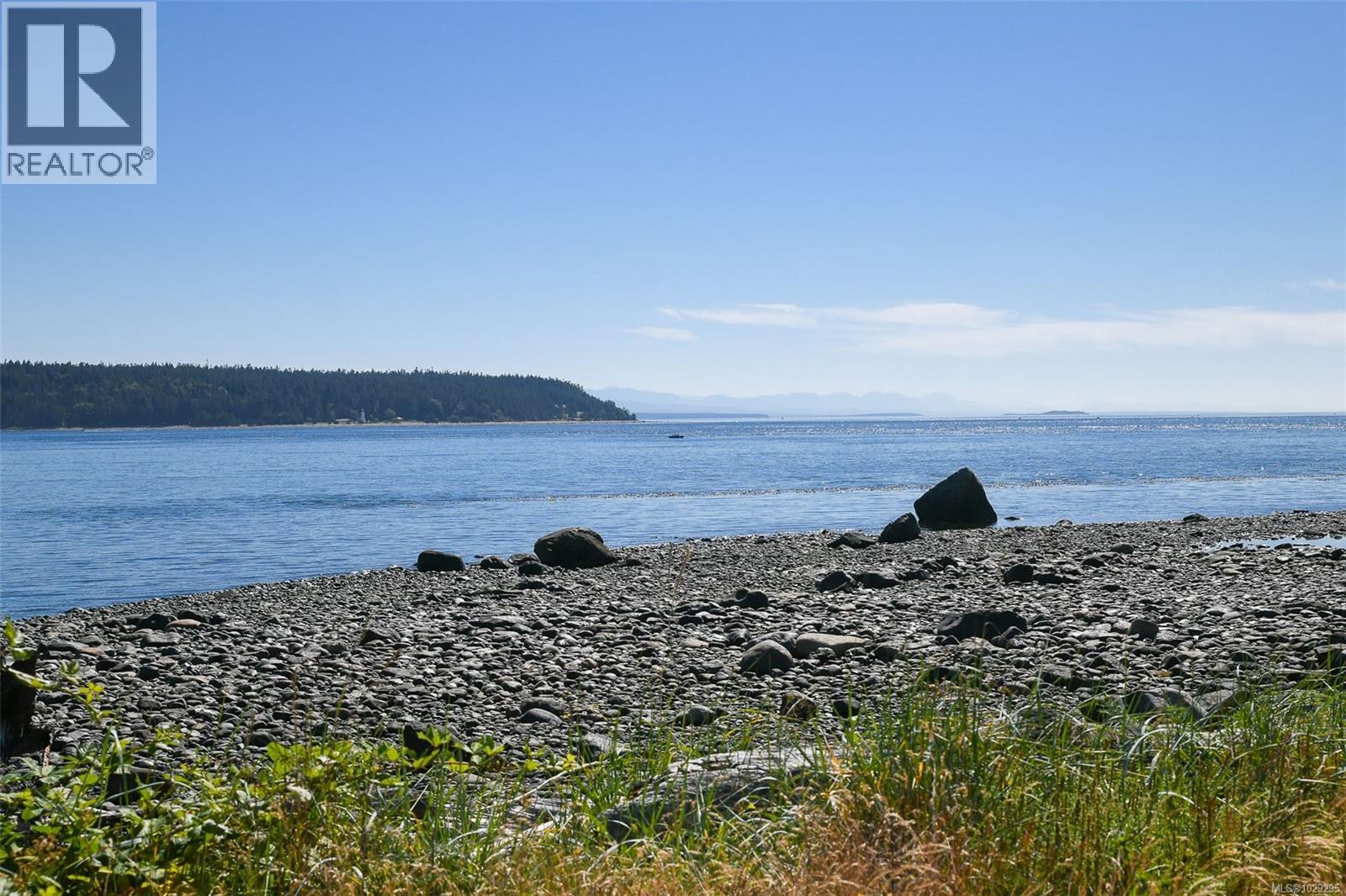 #302 536 ISLAND HWY - 37