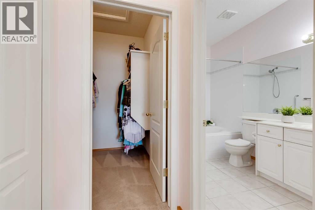 Single Family House Bungalow for Sale in  Scimitar Circle NW Scenic Acres Calgary 