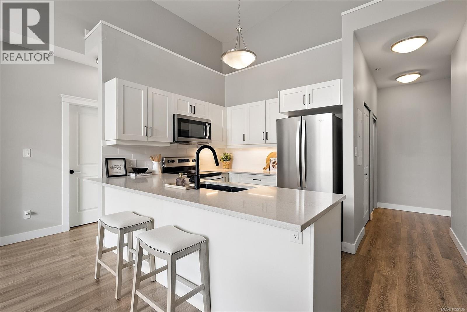 403 844 Goldstream Ave, Langford