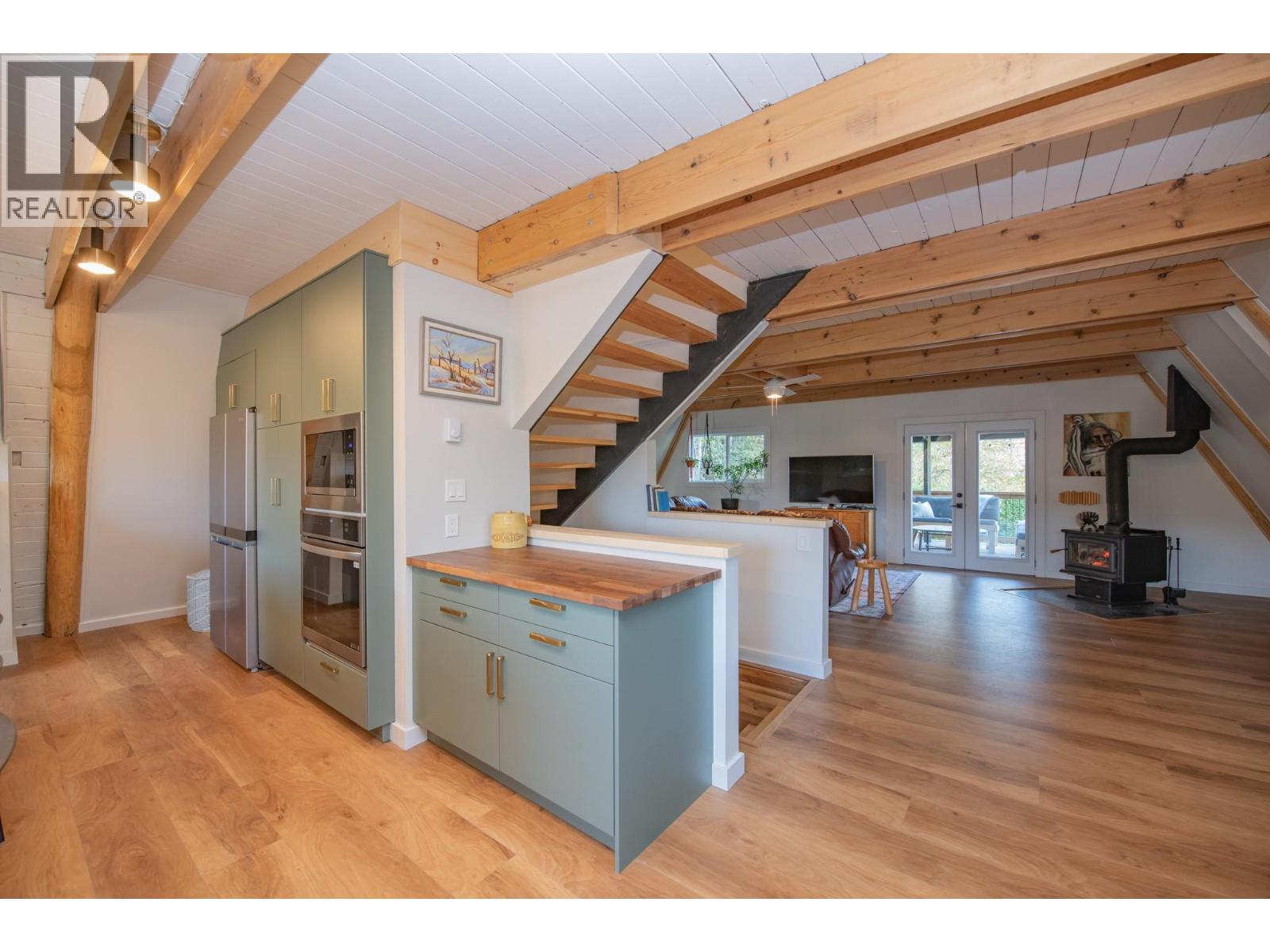 2180 Catt Avenue, Lumby