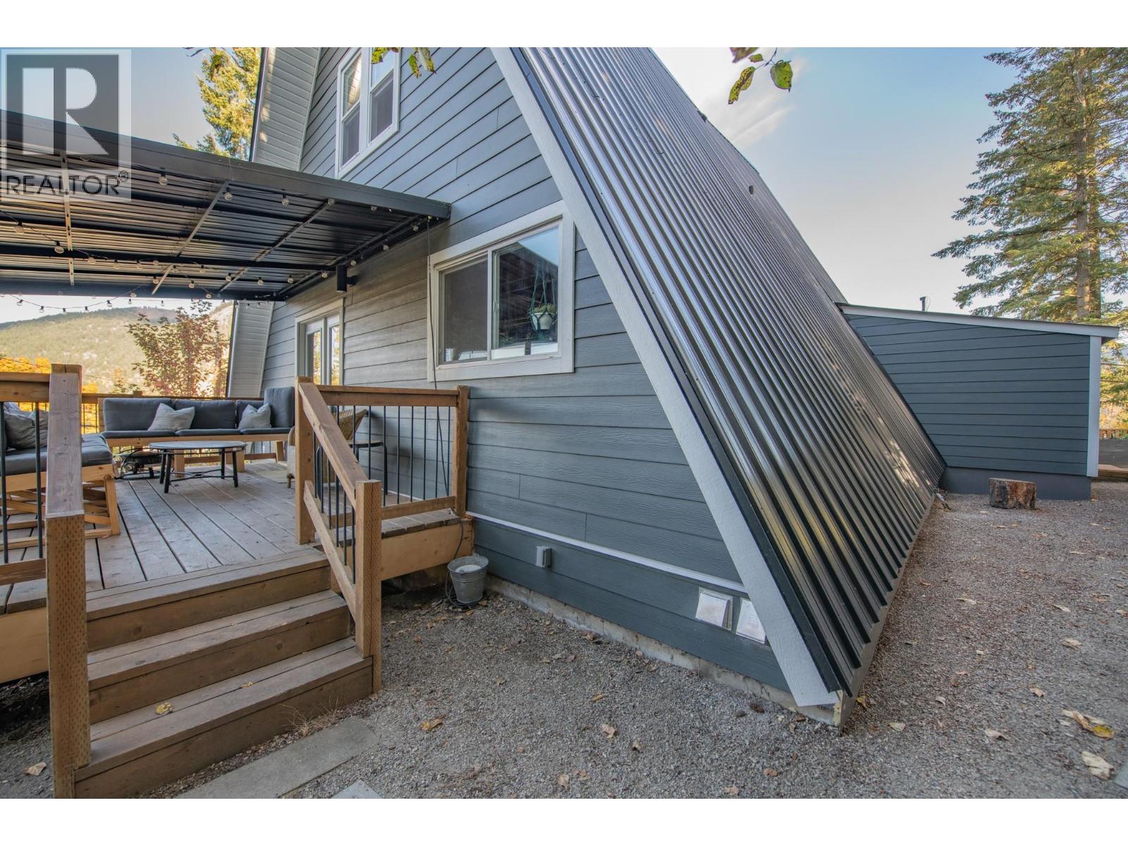 2180 Catt Avenue, Lumby