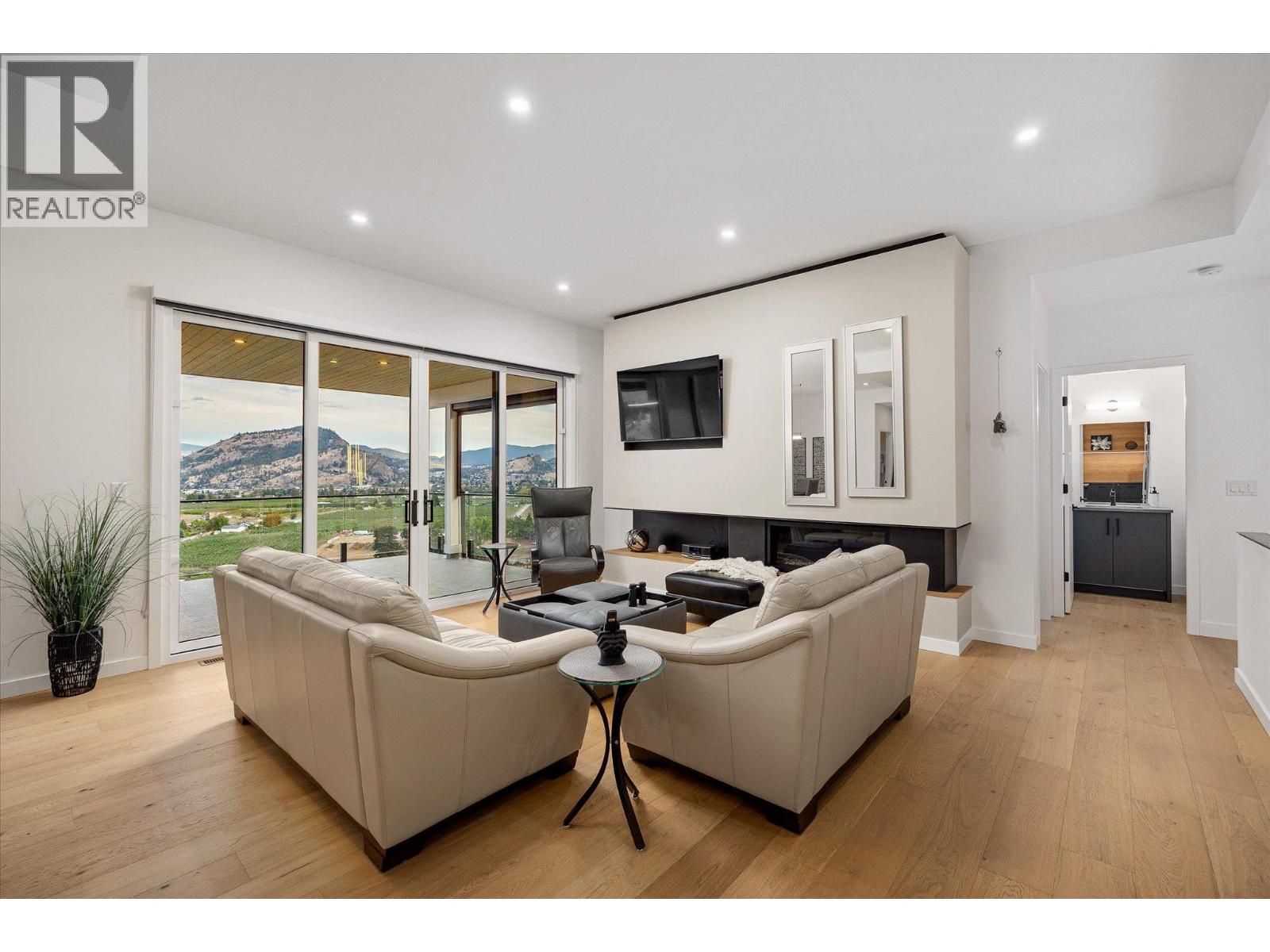 17499 Sanborn Street, Summerland