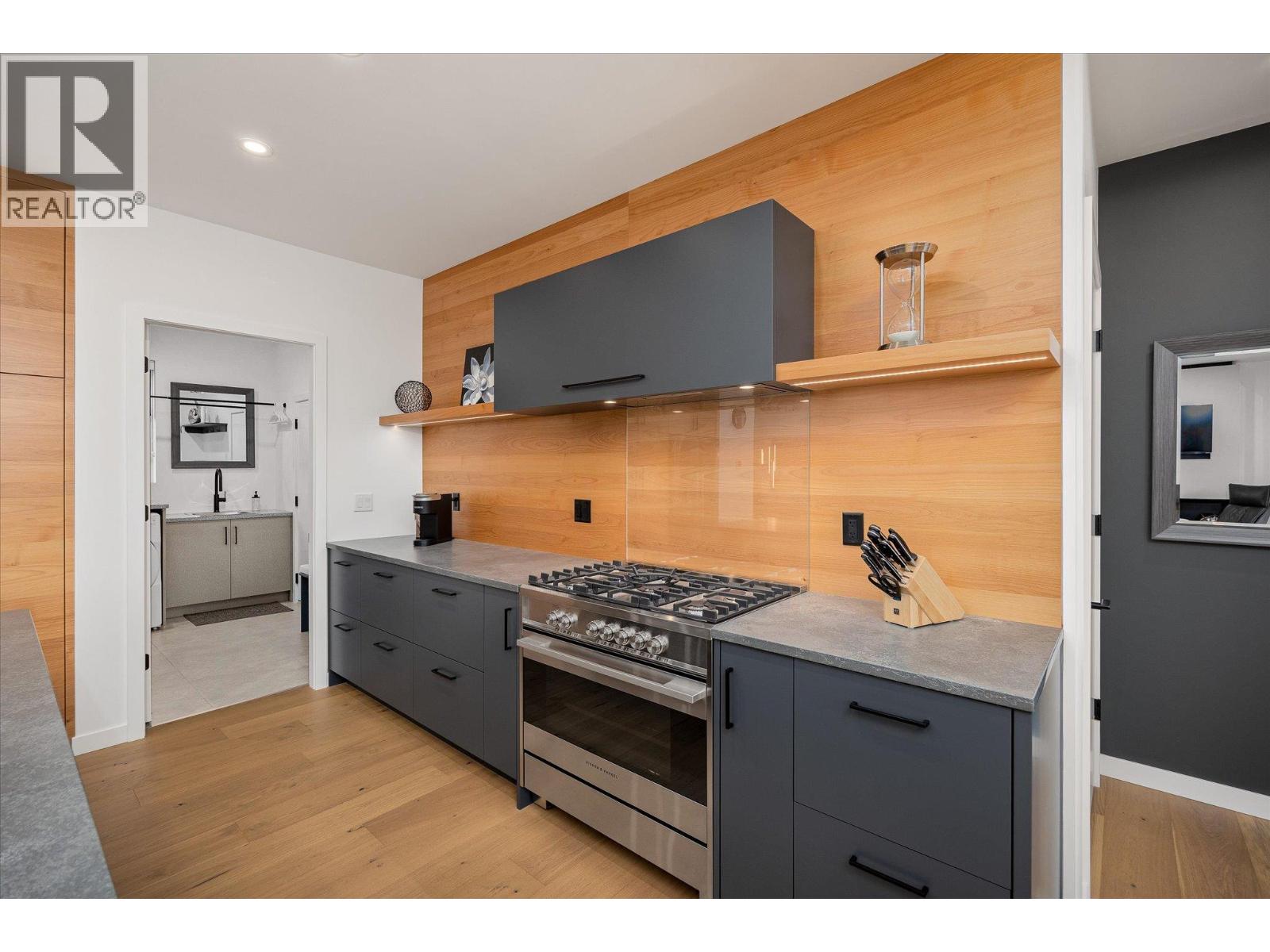 17499 Sanborn Street, Summerland