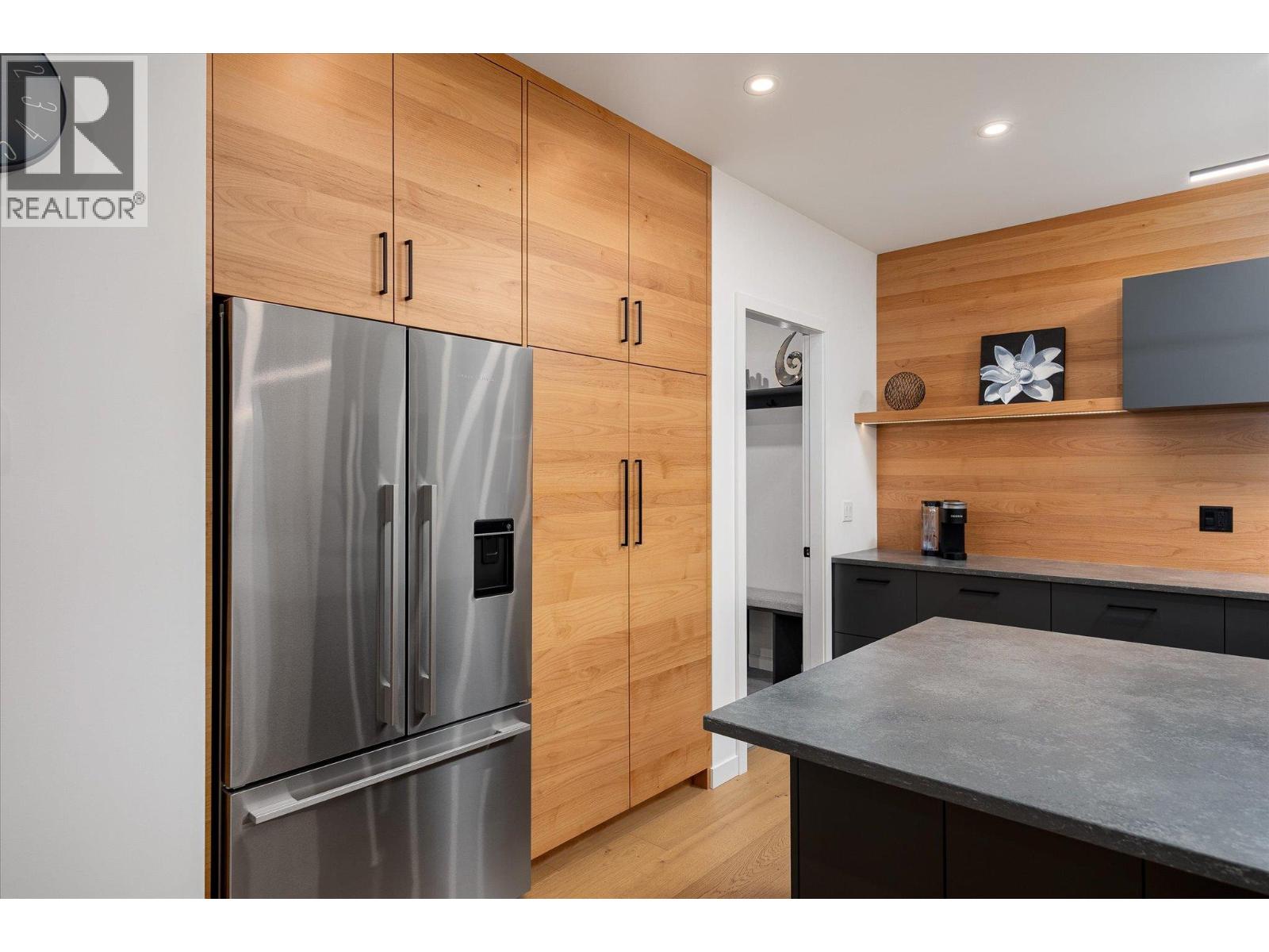 17499 Sanborn Street, Summerland