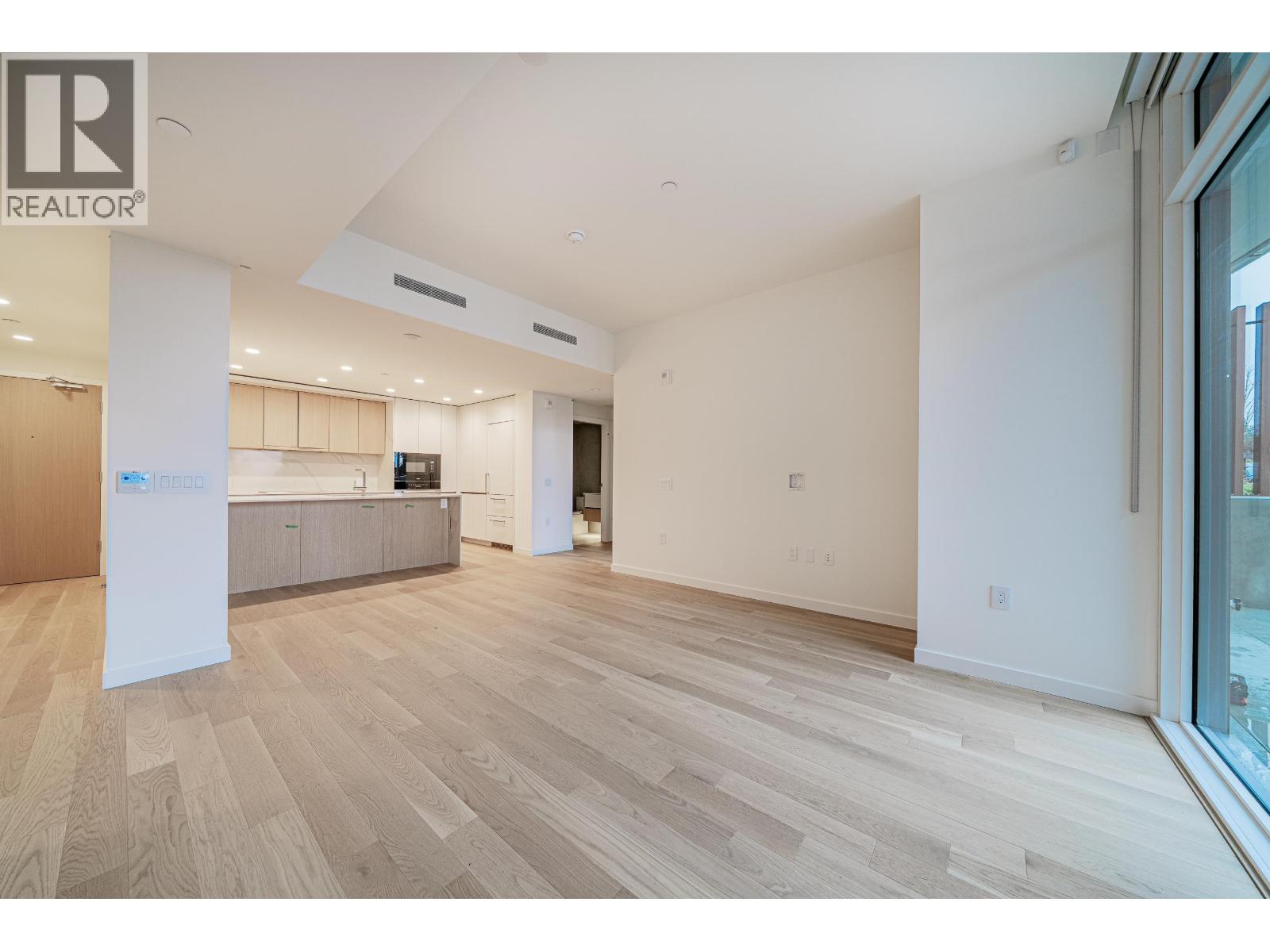 307 3963 UPLANDS WAY