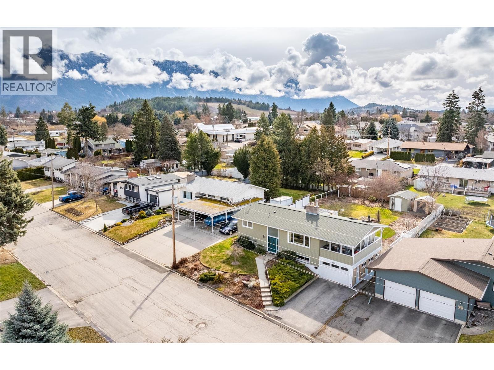 2323 Birch Street, Creston