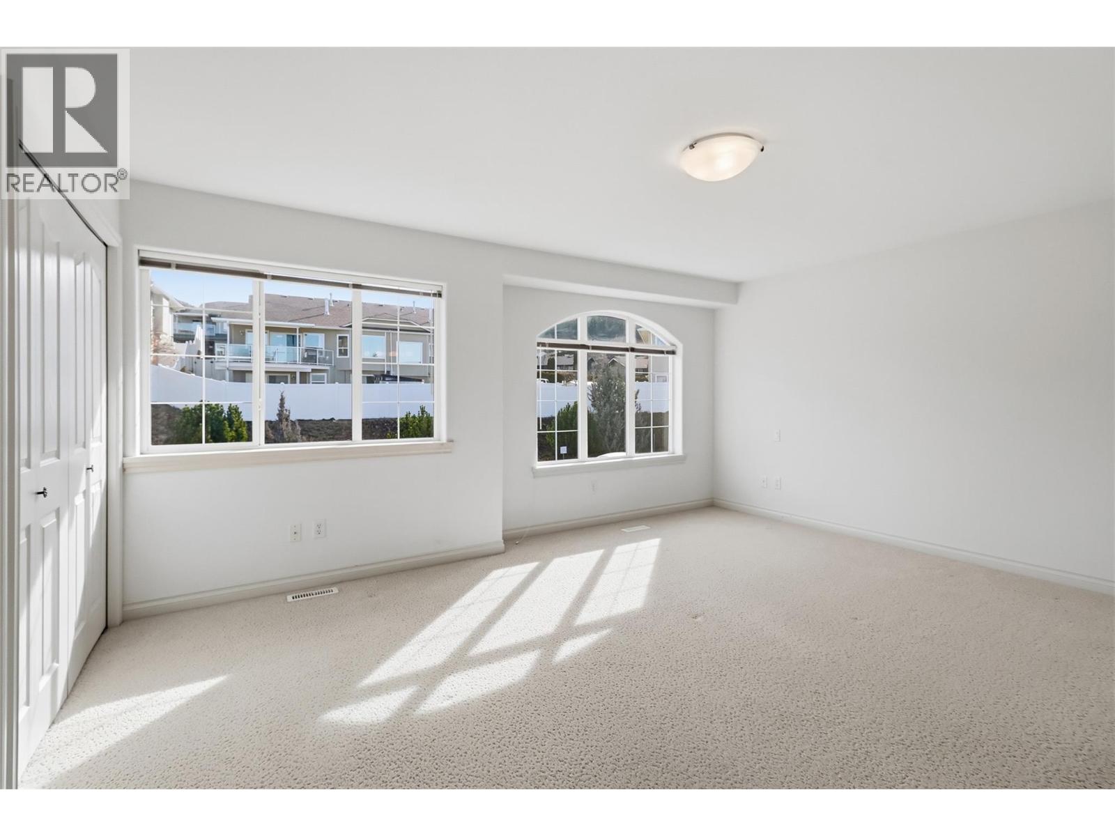 #18 2210 QU'APPELLE BOULEVARD - 17