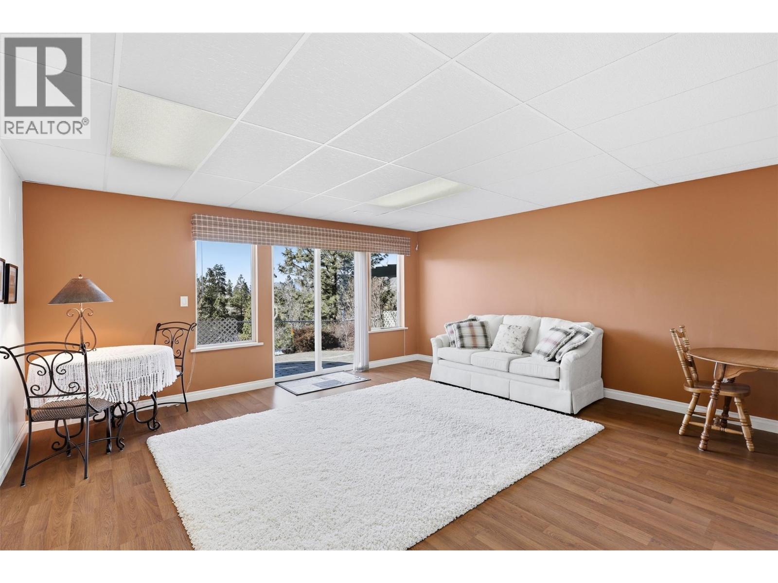 #18 2210 QU'APPELLE BOULEVARD - 29