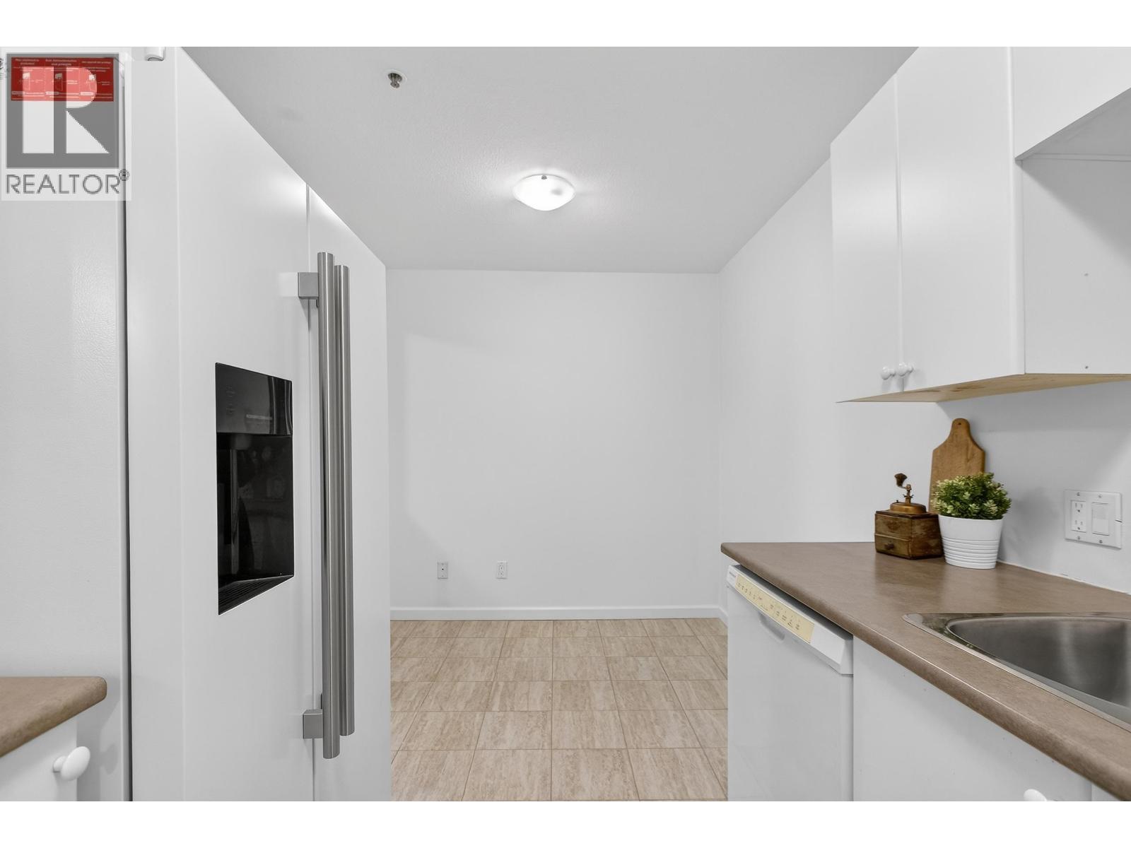 403 22351 ST ANNE AVENUE, Maple Ridge