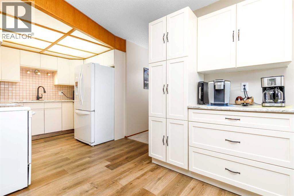 7 Berry Avenue, Red Deer