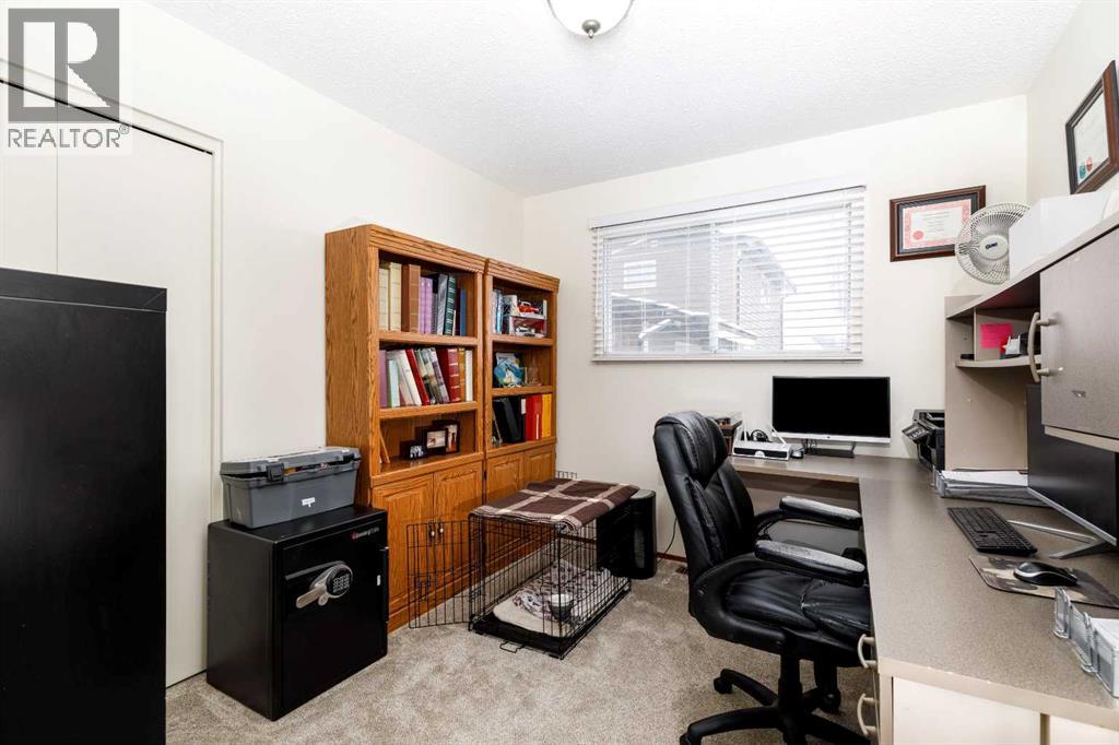 7 Berry Avenue, Red Deer