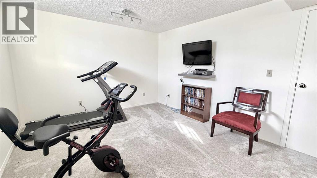 7 Berry Avenue, Red Deer