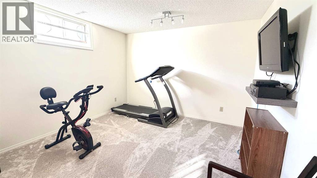 7 Berry Avenue, Red Deer