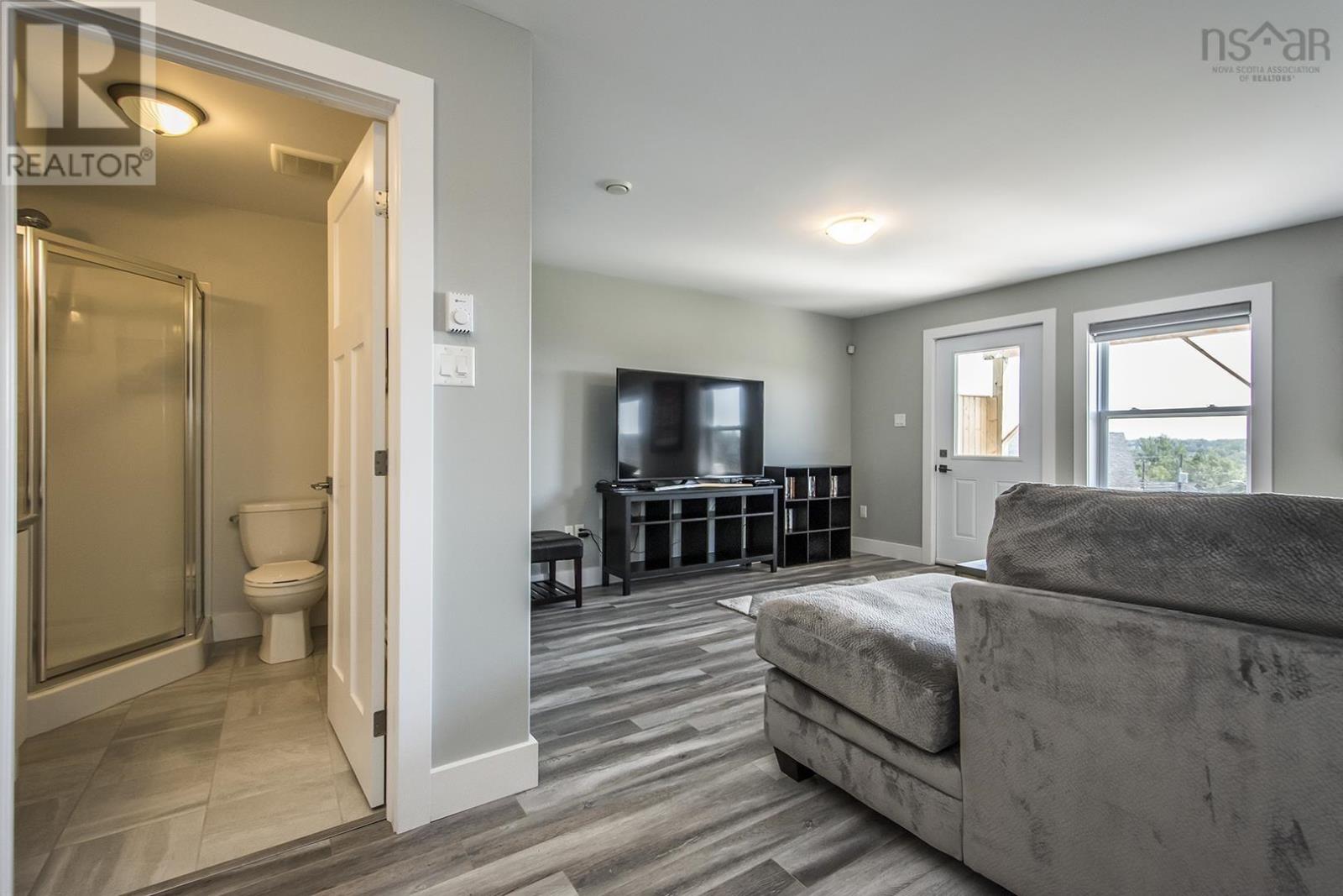 Property 31 of 46 of 99 Executive Drive