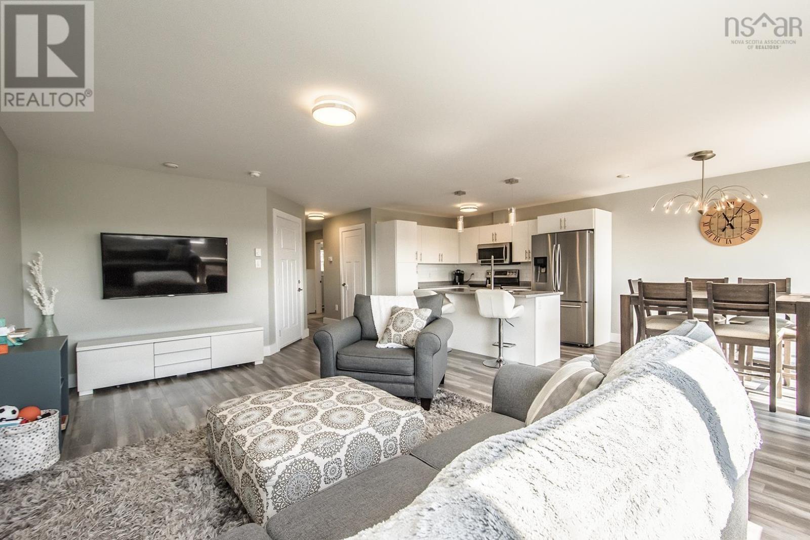 Property 10 of 46 of 99 Executive Drive