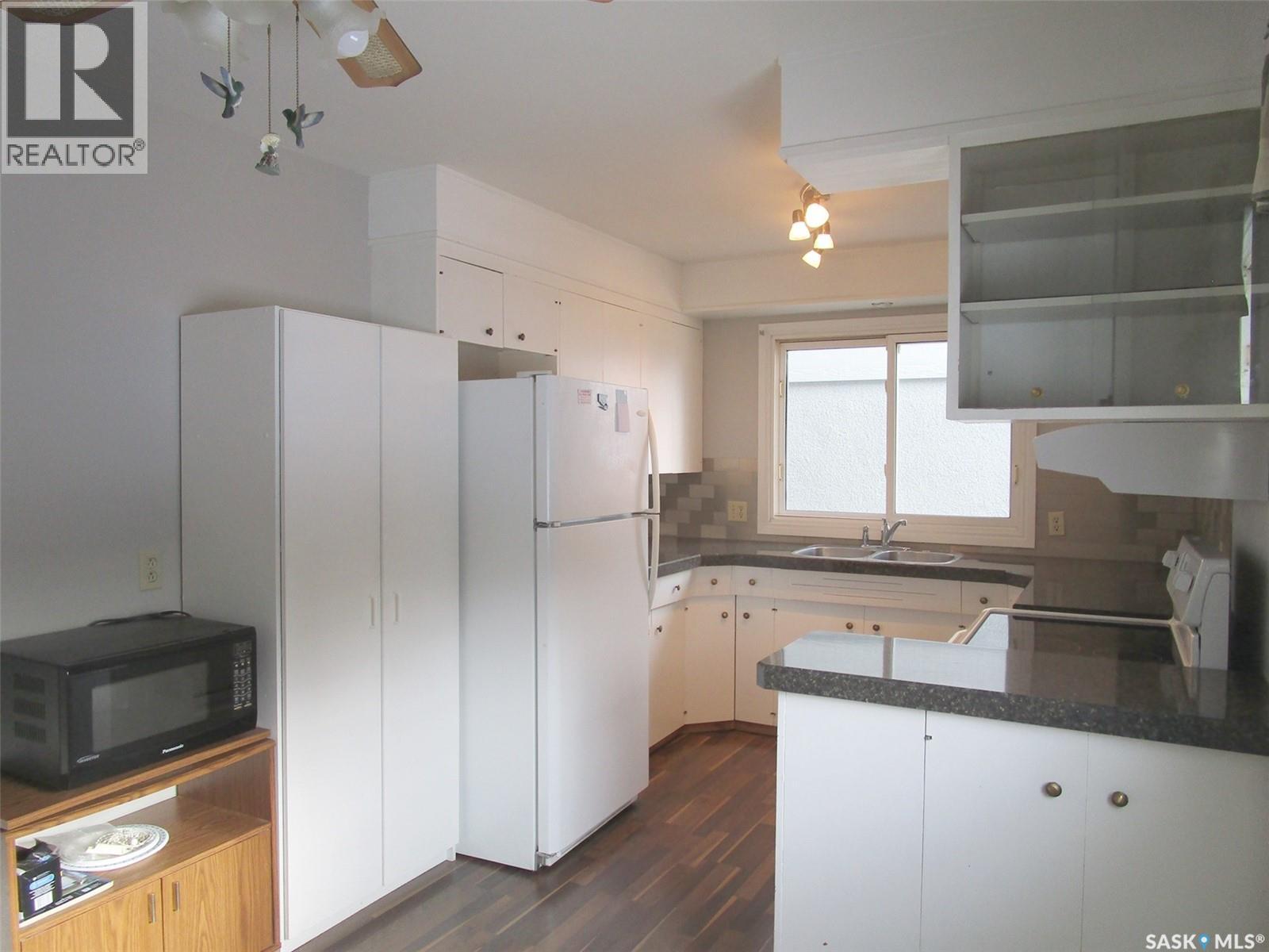 504 4th AVENUE E — photo 3