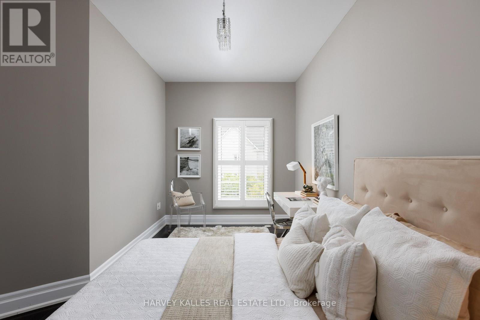 #304 51 YORK MILLS ROAD - 33