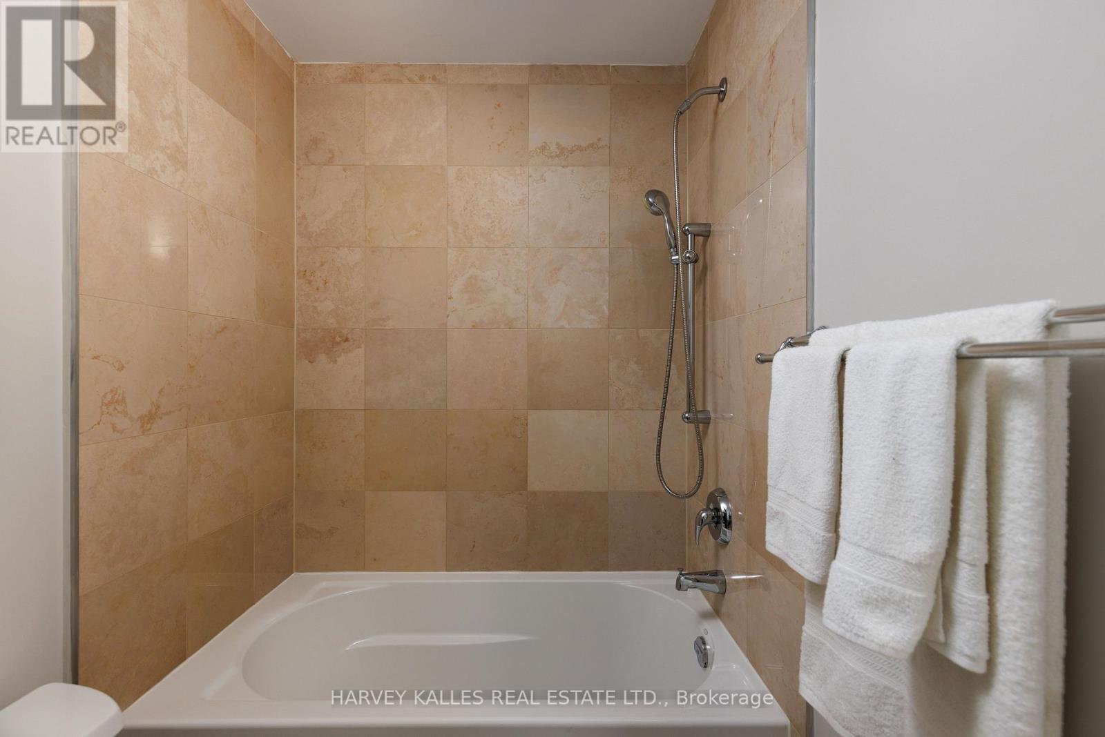 #304 51 YORK MILLS ROAD - 37