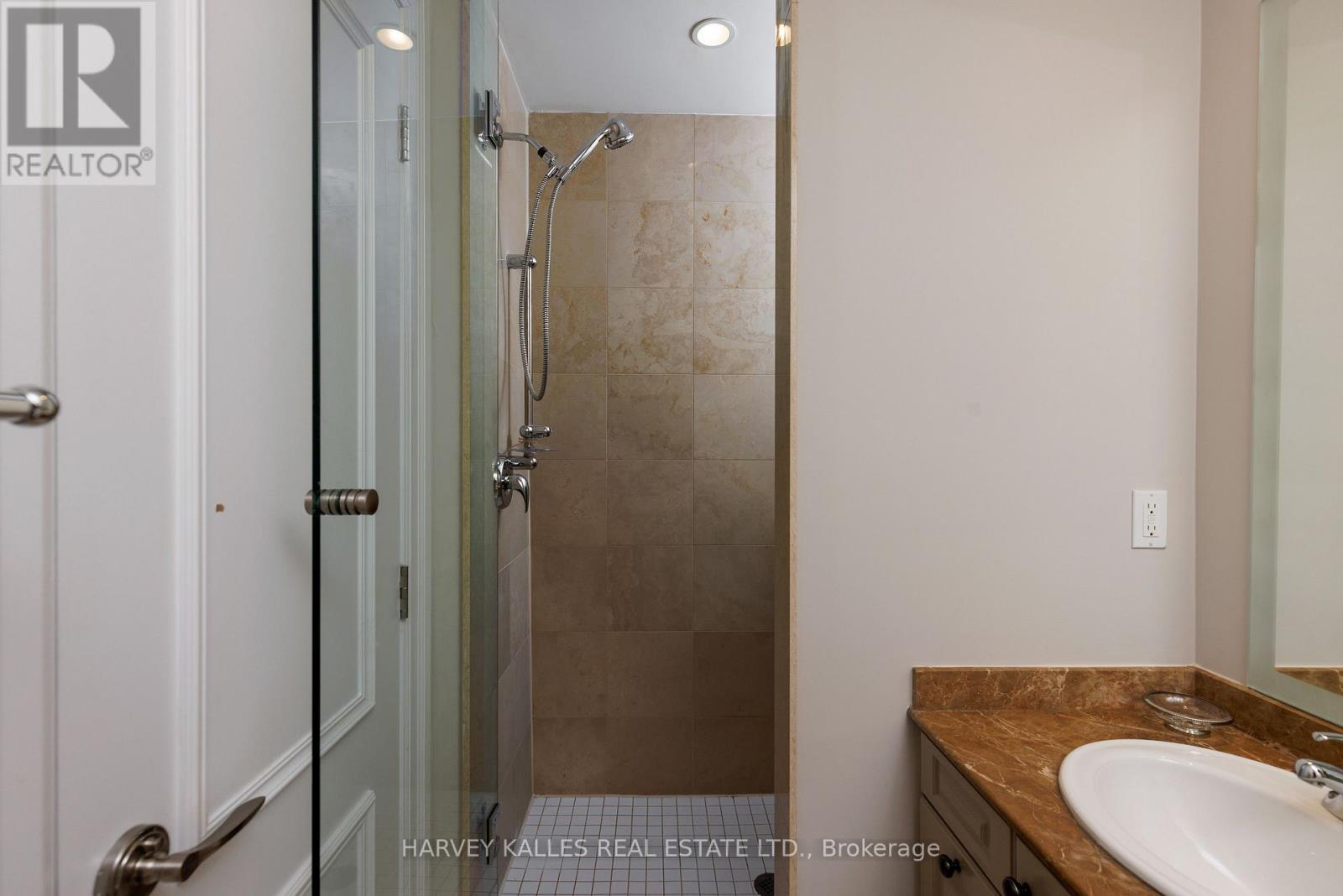 #304 51 YORK MILLS ROAD - 38