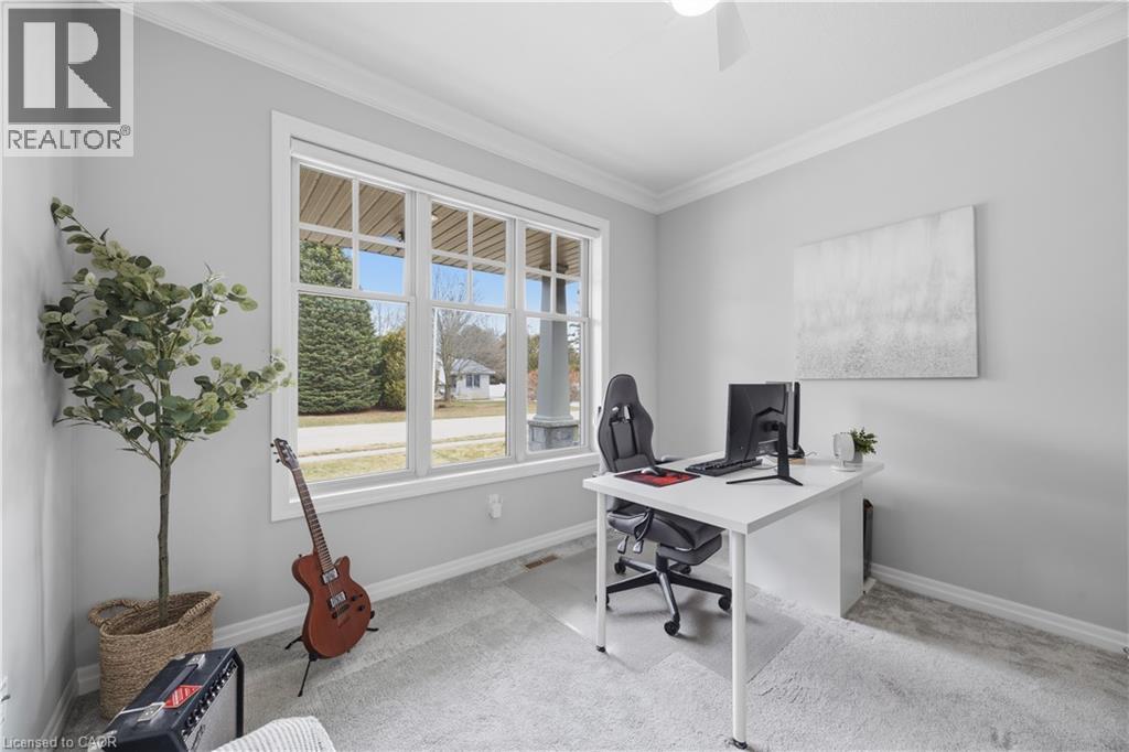43 LOWRIE Crescent - 25