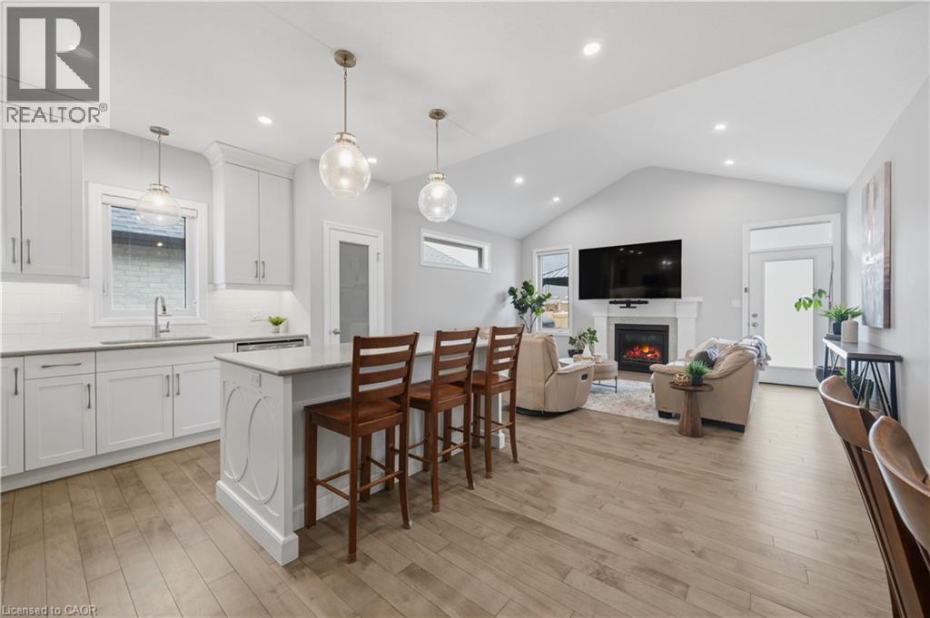 43 LOWRIE Crescent - 6