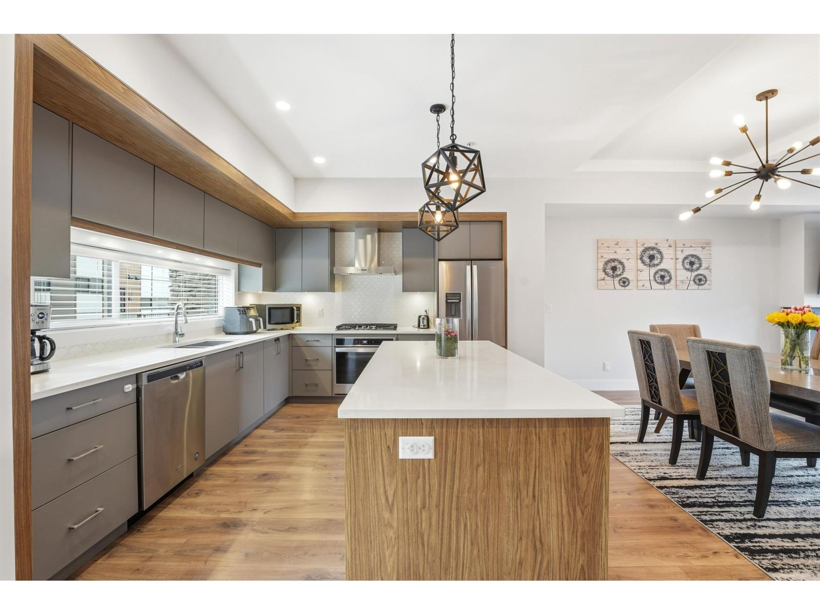 38 33209 CHERRY AVENUE, Mission