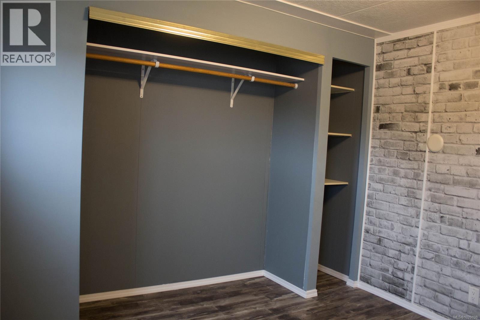 #74 5250 BEAVER HARBOUR RD - 29